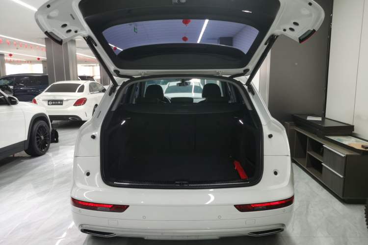 Used Audi Q5L 2020 Revised 40 TFSI Prestige Edition Trunk