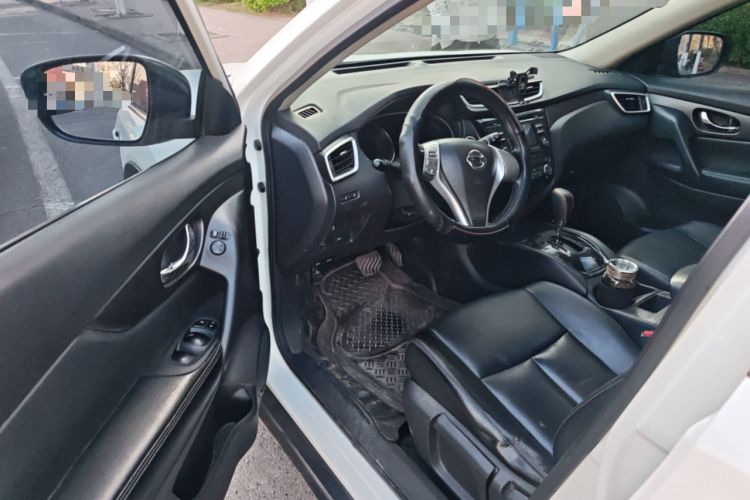 Used Nissan X-Trail 2015 2.0L CVT Comfort MAX Edition 2WD Driver Seat