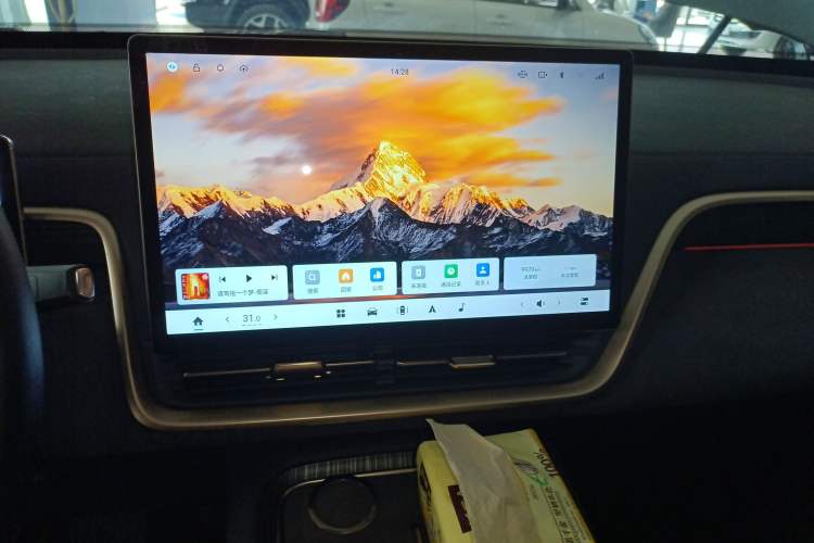 Used Dongfeng eπ eπ008 2024 210Max Range-Extended Version 6 Seats
