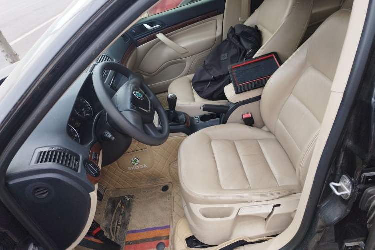 Used Skoda Octavia 2013 1.6L Manual Yijun Edition Left Front Seat