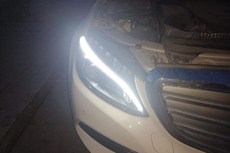 Used Mercedes-Benz C-Class 2015 Facelift C 200 L