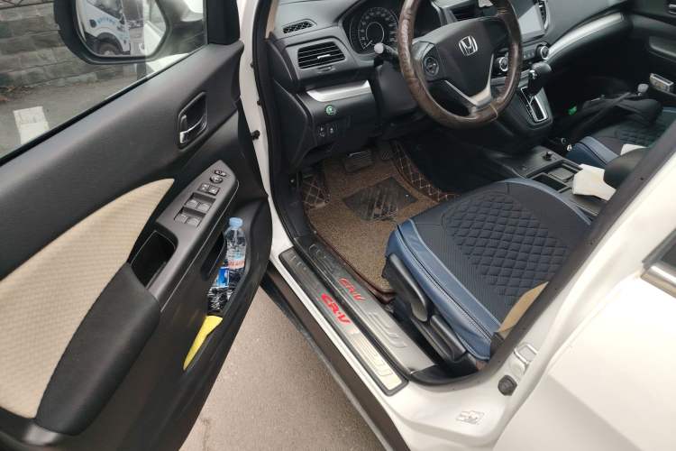 Used Honda CR-V 2016 2.0L two-wheel drive Urban Edition