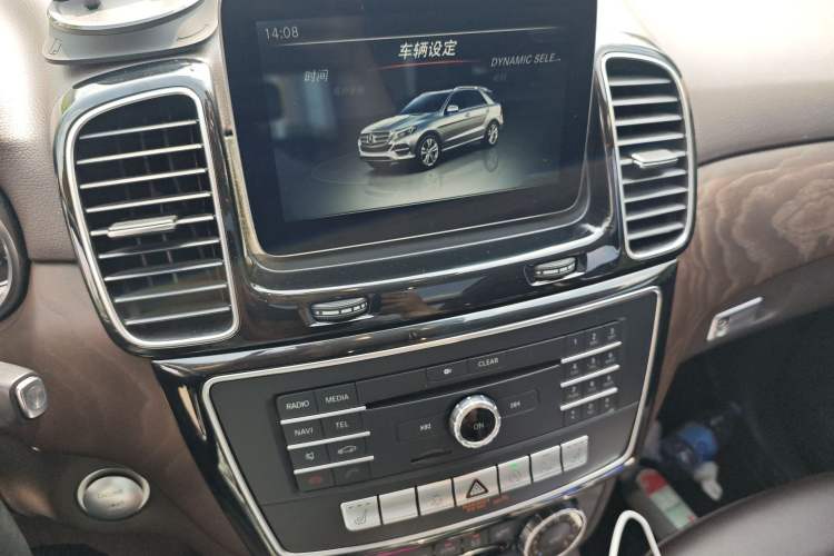 Used Mercedes-Benz GLE 2016 GLE 320 4MATIC Luxury Model Audio And AC Panel