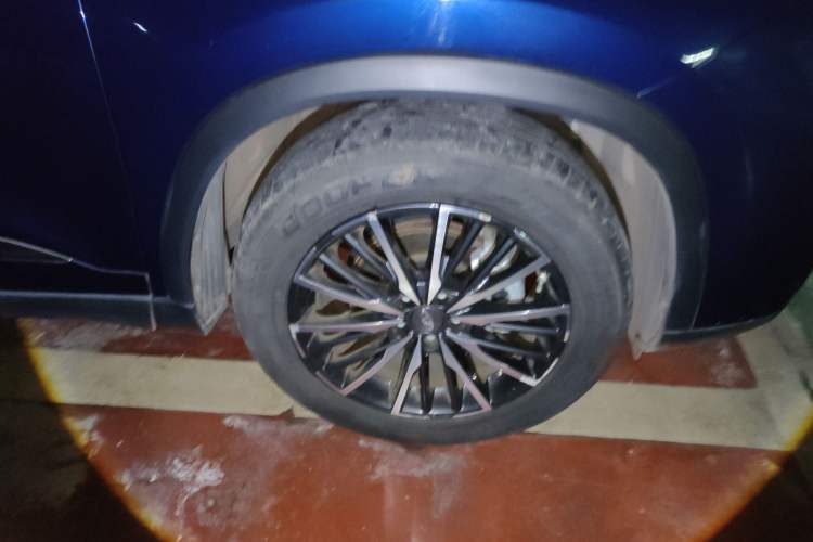 Used Chery Tiggo 8 PLUS 2021 290TGDI DCT Luxury Edition Right Front Wheel Hub