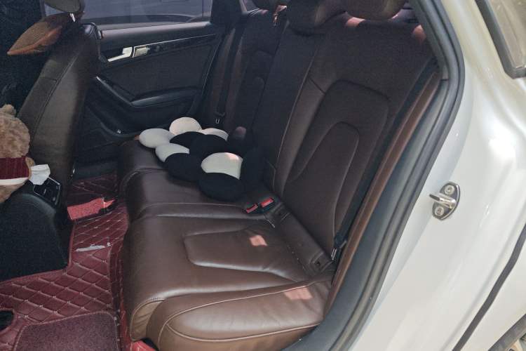 Used Audi A4L 2015 35 TFSI Automatic Comfort Model Left Rear Seat