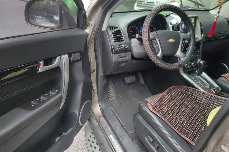 Used Chevrolet Captiva 2017 2.4L 4x4 Flagship Edition 7-Seater Driver Seat