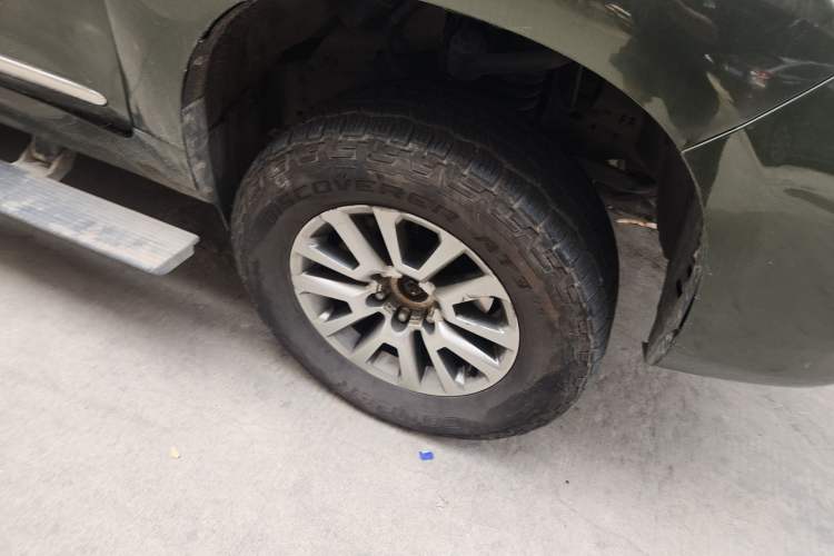 Used Haval H9 2017 2.0T Diesel 4x4 Premium 5-Seater Right Front Wheel Hub