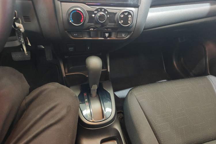 Used Honda Fit 2016 1.5L LXS CVT Comfort Sunroof Version Gear Lever