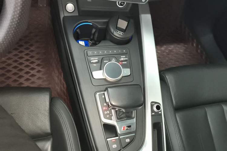 Used Audi A5 2019 Sportback 45 TFSI Sport Edition Gear Lever