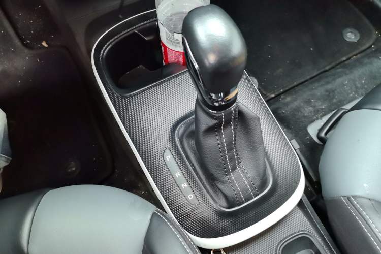 Used Roewe Clever 2022 311km QiQi BoBo Edition Gear Lever