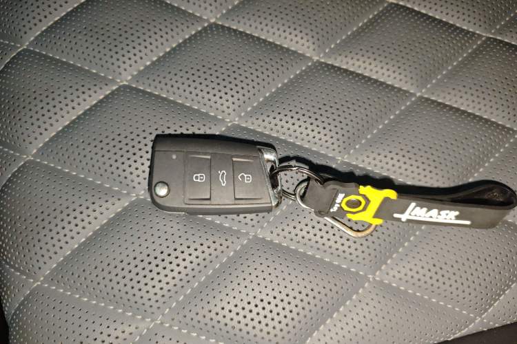 Used Volkswagen Sagitar 2023 300TSI DSG Excellence Edition Vehicle Key