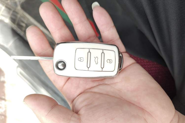 Used Volkswagen Bora 2013 1.6L Manual Comfort Model Vehicle Key