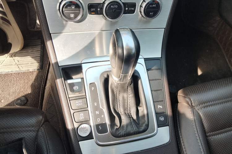 Used Volkswagen FAW-Volkswagen CC 2016 1.8TSI Luxury Model Gear Lever