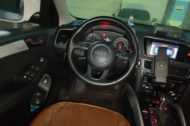 Used Audi Q5 2013 40 TFSI Technology Edition Steering Wheel