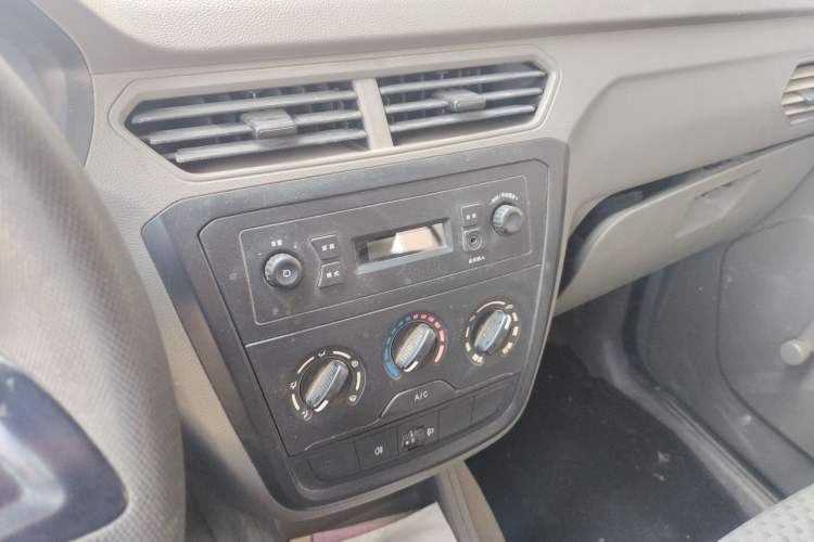 Used Wuling Zhiguang V 2017 1.2L Base Version LMH
