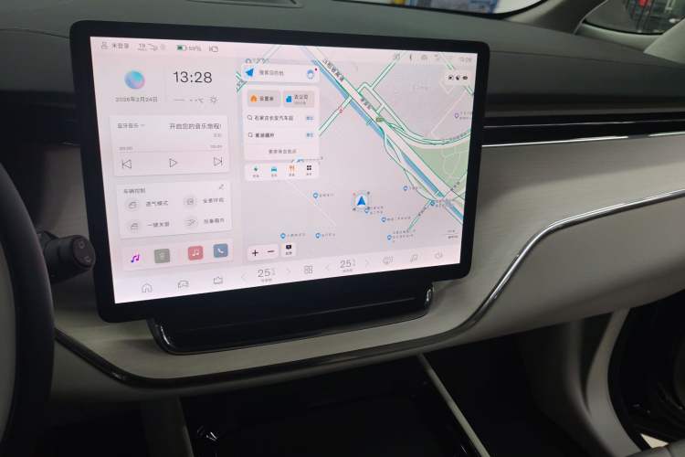 Used Volvo EM90 2025 Ultra Six-Seater