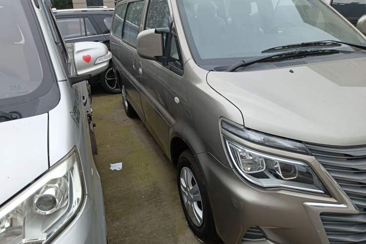 Used FORTHING Lingzhi 2024 M5L 1.5T Manual Base Model 7 Seats
