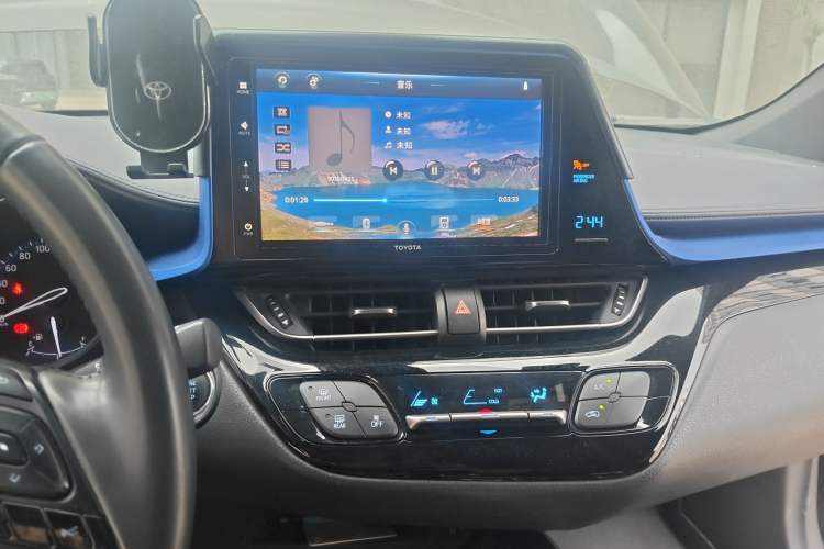 Used Toyota IZOA 2018 2.0L Yichi Version China VI Standard