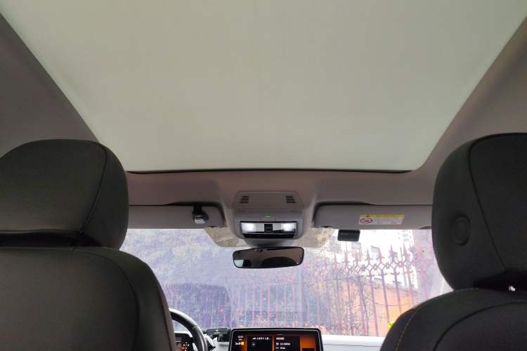 Used Volkswagen ID.6 CROZZ 2022 Long-Range PRO Edition Headliner