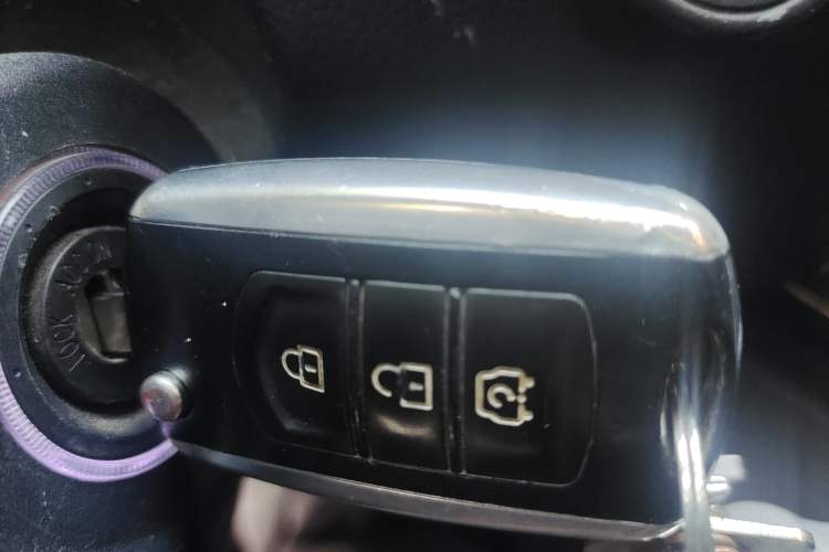 Used Dongfeng Fengon S560 2018 1.8L Manual Comfort 7-Seater Vehicle Key