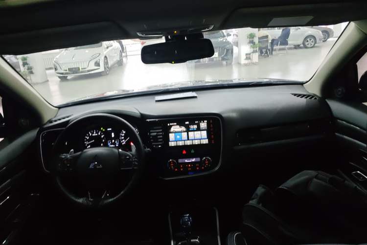 Used Mitsubishi Outlander 2020 2.4L 4x4 Zhi Xiang Edition 5 Seats
