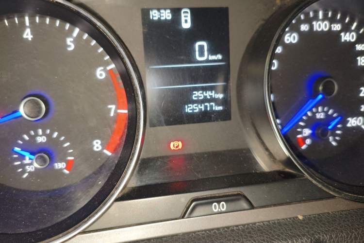 Used Volkswagen Golf 2014 1.6L Manual Fashion Edition