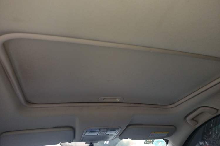 Used Dongfeng Fengon 580 2018 Revised Version 1.8L Manual Comfort Edition Headliner