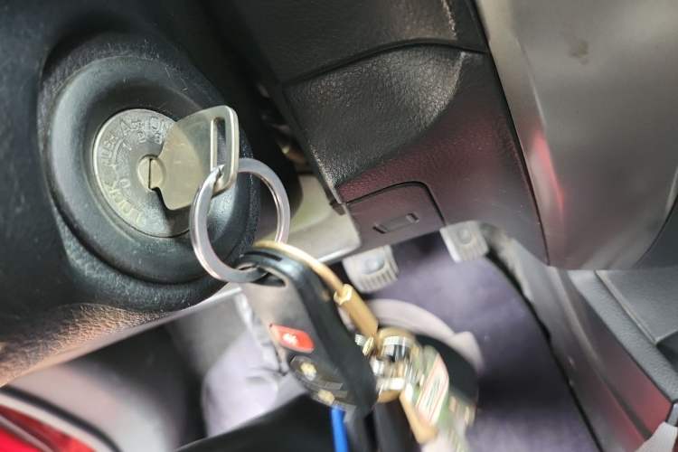 Used Nissan Livina 2010 Jingyue Edition 1.6L Manual All-Around Model Vehicle Key