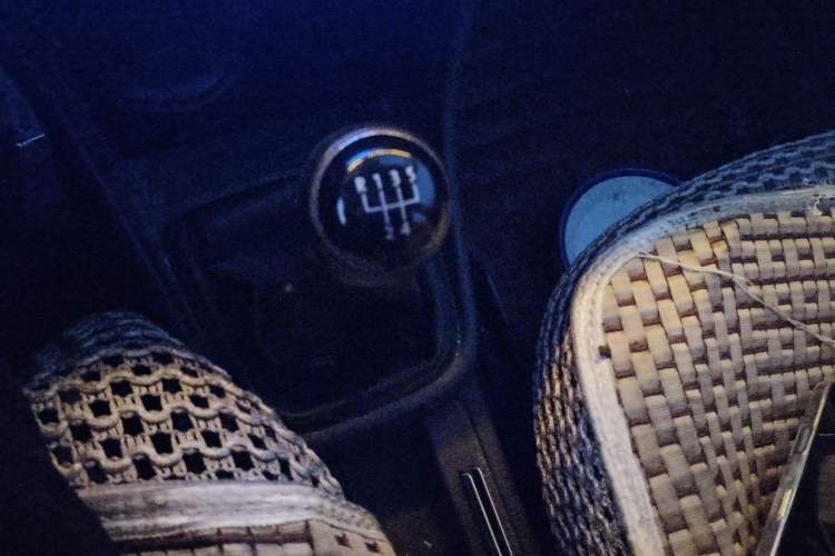 Used Volkswagen Santana 2015 1.6L Manual Comfort Edition
