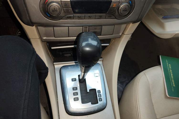 Used Ford Focus 2013 Hatchback Classic 1.8L Automatic Fashion Edition
