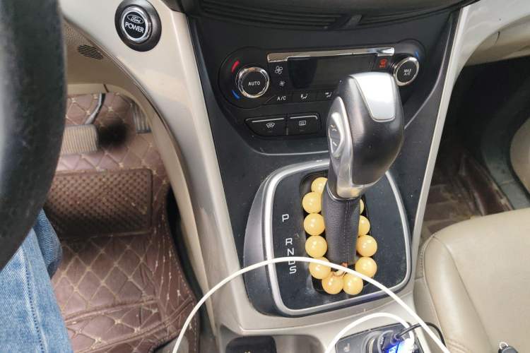 Used Ford Kuga 2013 2.0L GTDi Four-Wheel Drive Premium Model Gear Lever