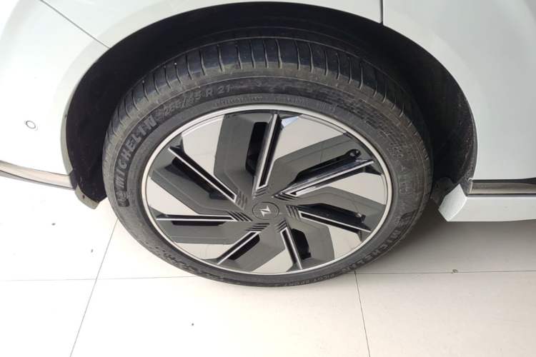 Used Dongfeng eπ eπ008 2025 636Ultra All-Electric Version 5 Seats
