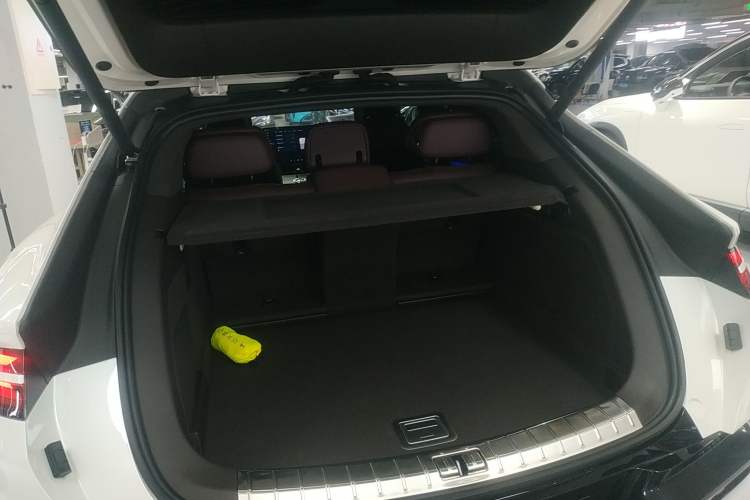 Used Denza Z9GT 2024 1100 Four-Wheel Drive Ultra Version Trunk