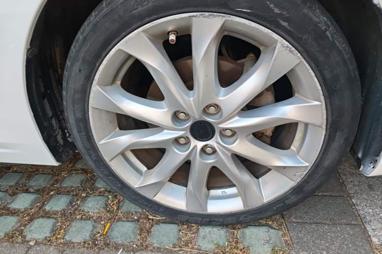 Used Mazda 3 Axela 2014 Hatchback 2.0L Automatic Sport Model