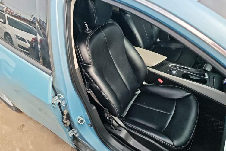 Used Buick Velite 6 2020 Plug-in Hybrid Connected Fashion Model
