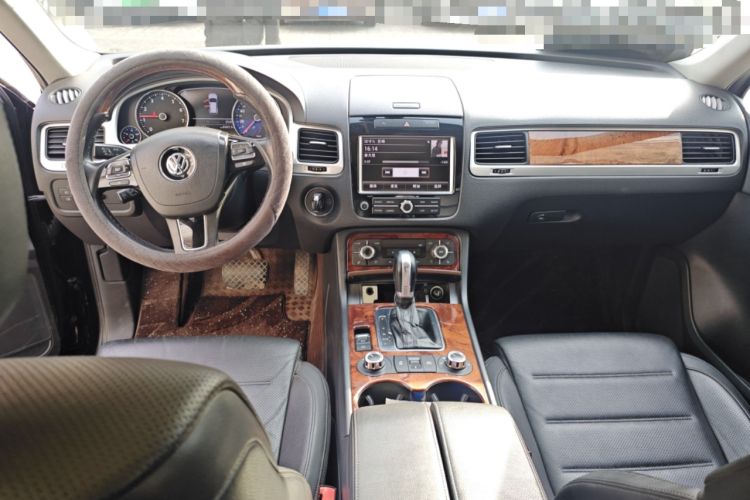 Used Volkswagen Touareg 2011 3.0 TSI Comfort Version
