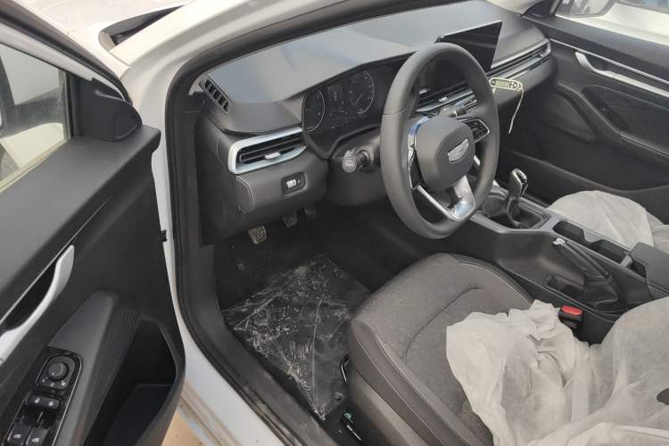 Used Geely Auto Emgrand 2025 4th Generation 1.5L Manual - Starry Edition