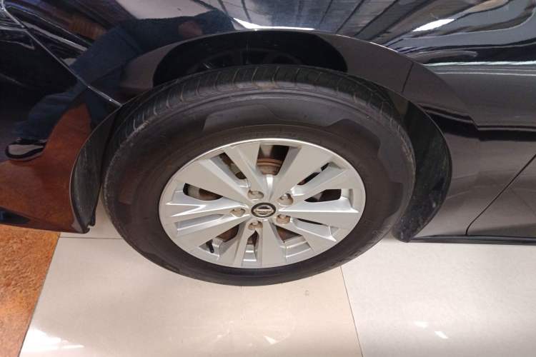 Used Nissan Teana 2019 2.0L XL Comfort Edition Left Front Wheel Hub
