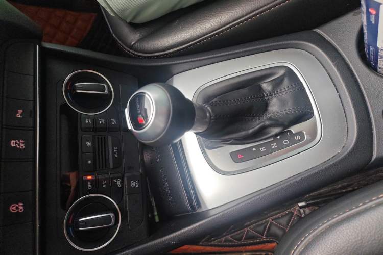 Used Audi Q3 2018 30 TFSI Fashion Edition Collector's Version Gear Lever