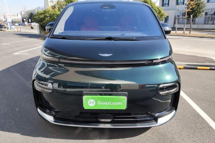 Used Geely Galaxy LEVC L380 2024 140-Degree 6-Seater All-Wheel-Drive Ultra