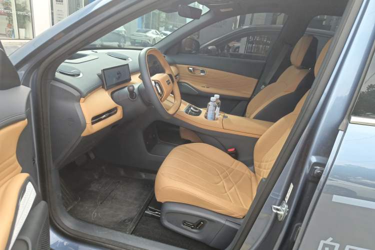 Used Geely Galaxy Galaxy Xingjian 7 EM-i 2025 120km Flagship Edition
