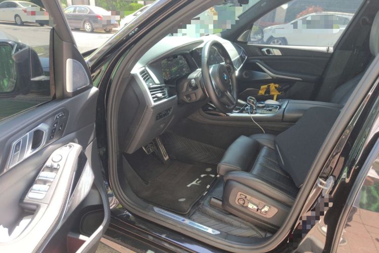 Used BMW X7 2021 xDrive40i Executive Model with M Sport Package Driver Seat