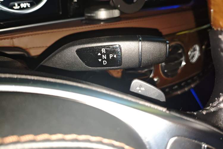 Used Mercedes-Benz S-Class 2014 S 320 L Business Model