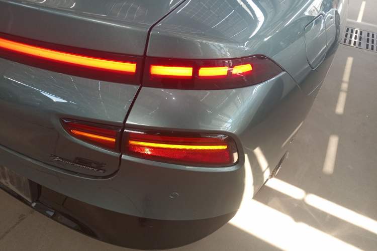 Used XPeng P7 2023 P7i 610 Max Performance Edition Exterior 3