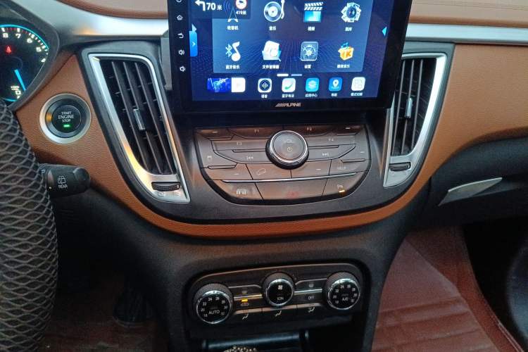 Used Soueast DX7 2015 1.5T Automatic Luxury Model
