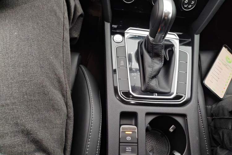 Used Volkswagen Magotan 2023 2 Million Units Limited-Edition 280TSI DSG Comfort Version Gear Lever