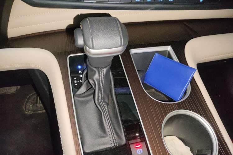 Used Toyota SIENNA 2021 2.5L Hybrid Luxury Edition
