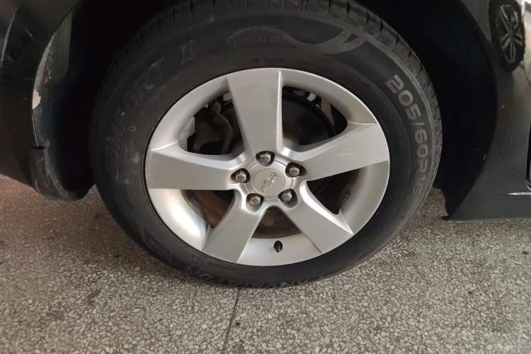 Used Chevrolet Cruze 2013 1.6L SE MT Exterior 3