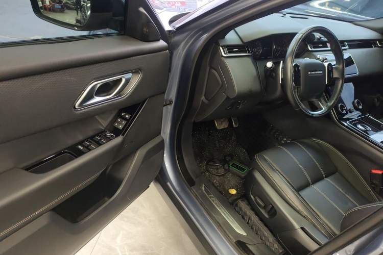 Used Land Rover Range Rover Velar 2019 250 PS R-DYNAMIC S