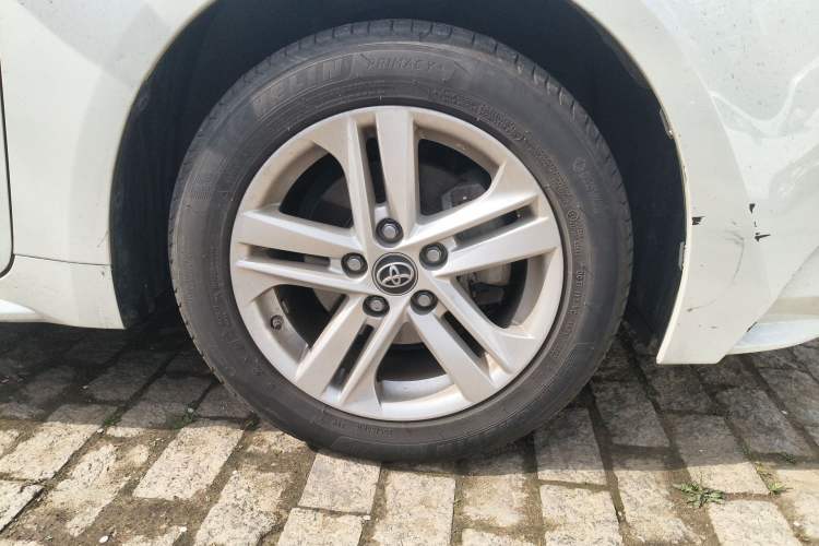 Used Toyota Levin 2019 Dual-Engine 1.8H E-CVT Luxury Edition China VI Standard Right Front Wheel Hub